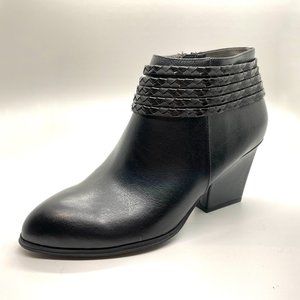 Life Stride Comfortable bootie with braided upper detail  in black size 10w new